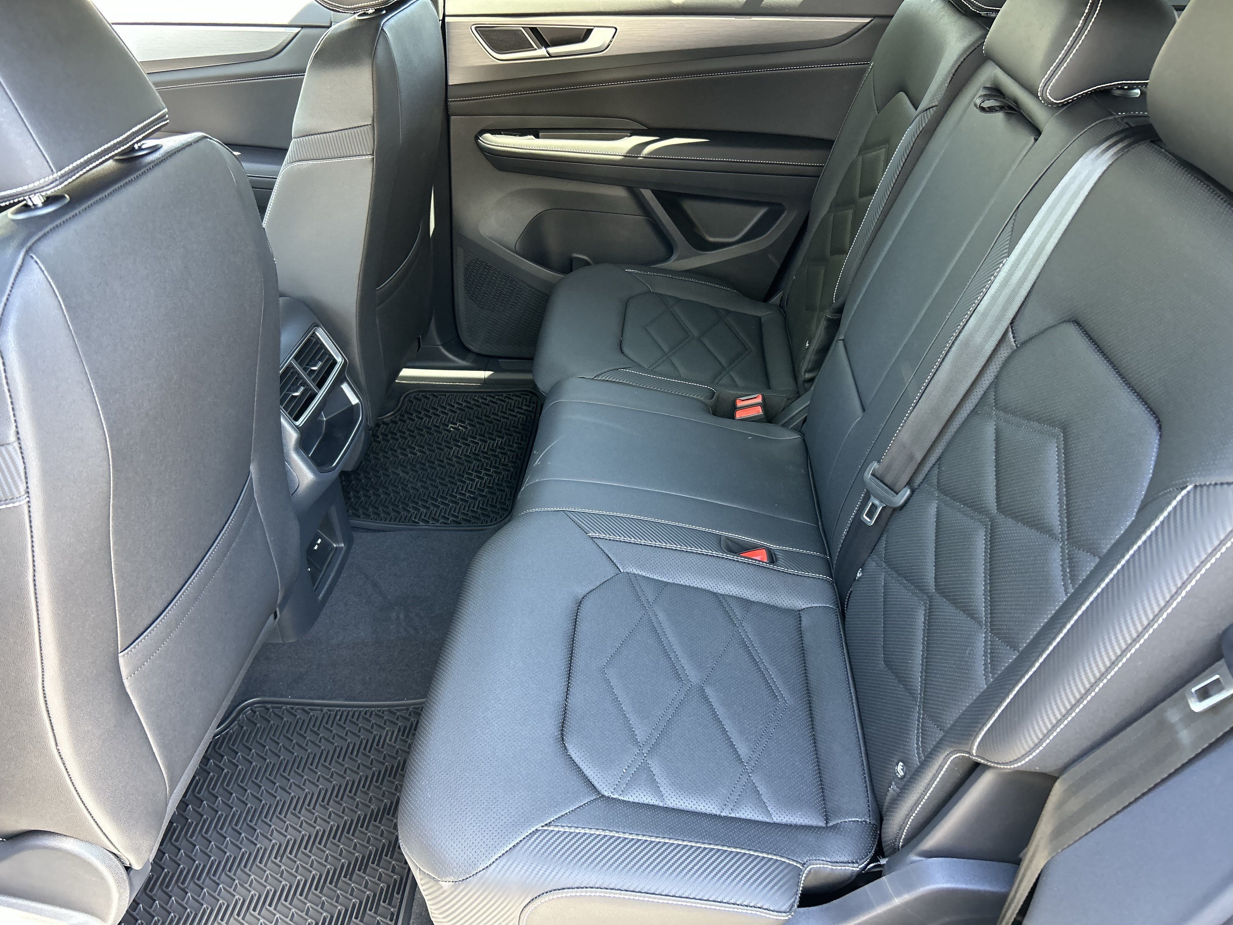 New 2026 Deep Black Pearl Volkswagen 2.0T SE w/Technology image 13