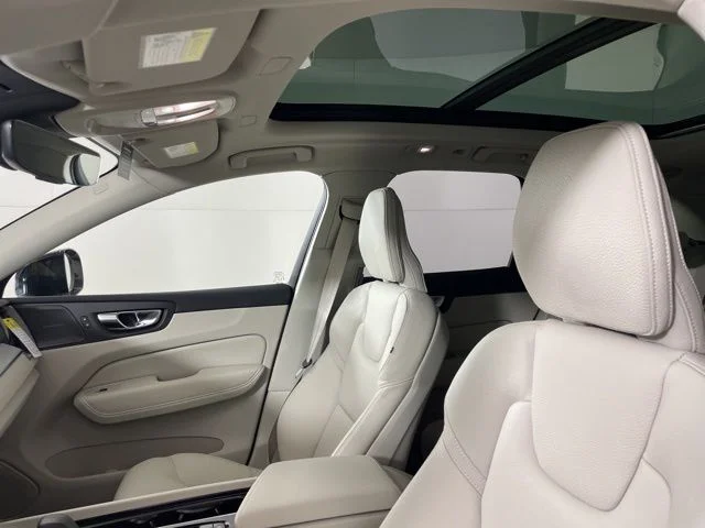 Certified Used 2025 Crystal White Volvo Plus image 28