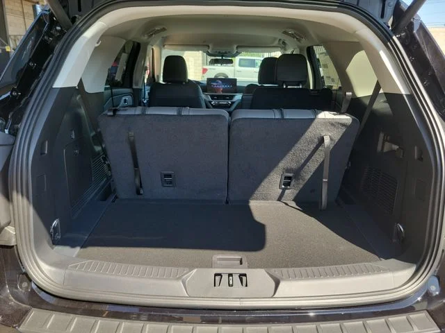 New 2026 Agate Black Metallic Ford Active image 7