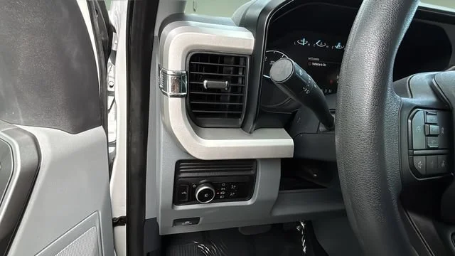 Used 2025  Ford XL image 21