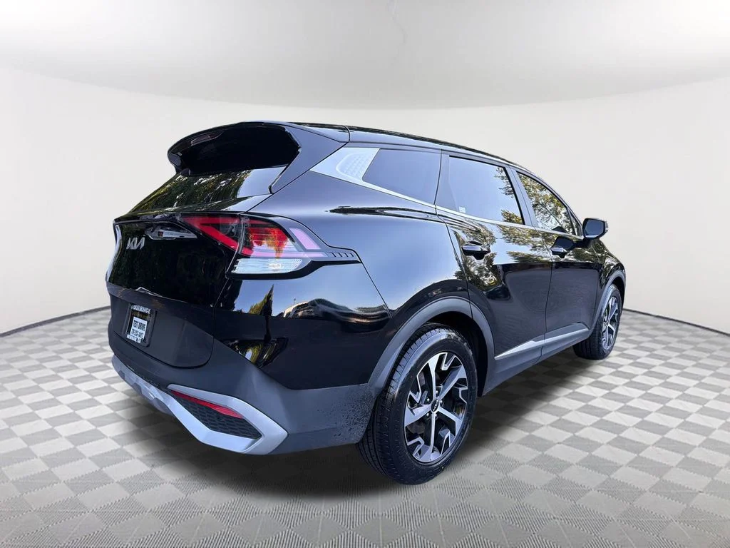 Used 2025 Black Kia EX image 5