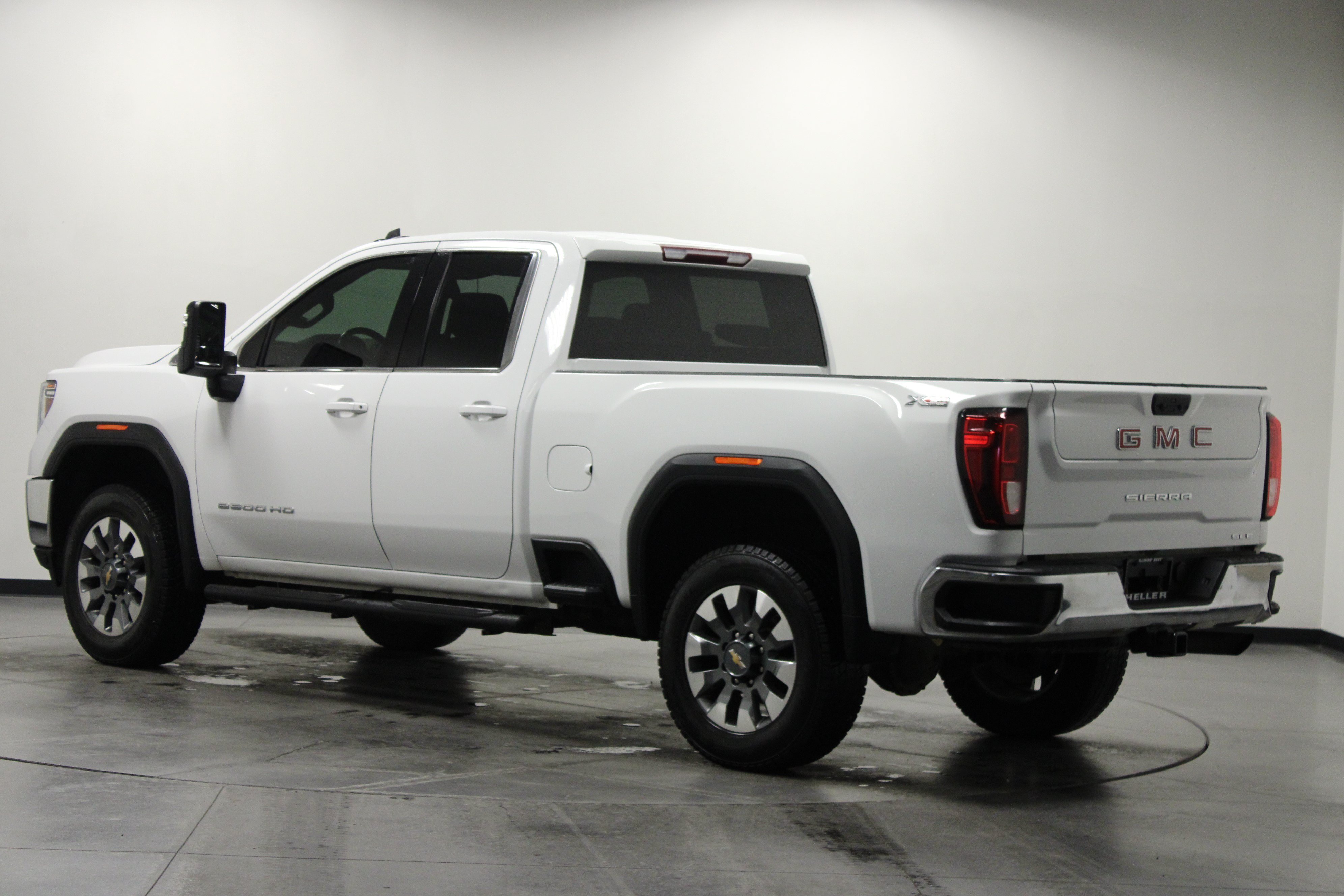 Used 2021 Summit White GMC SLE image 6