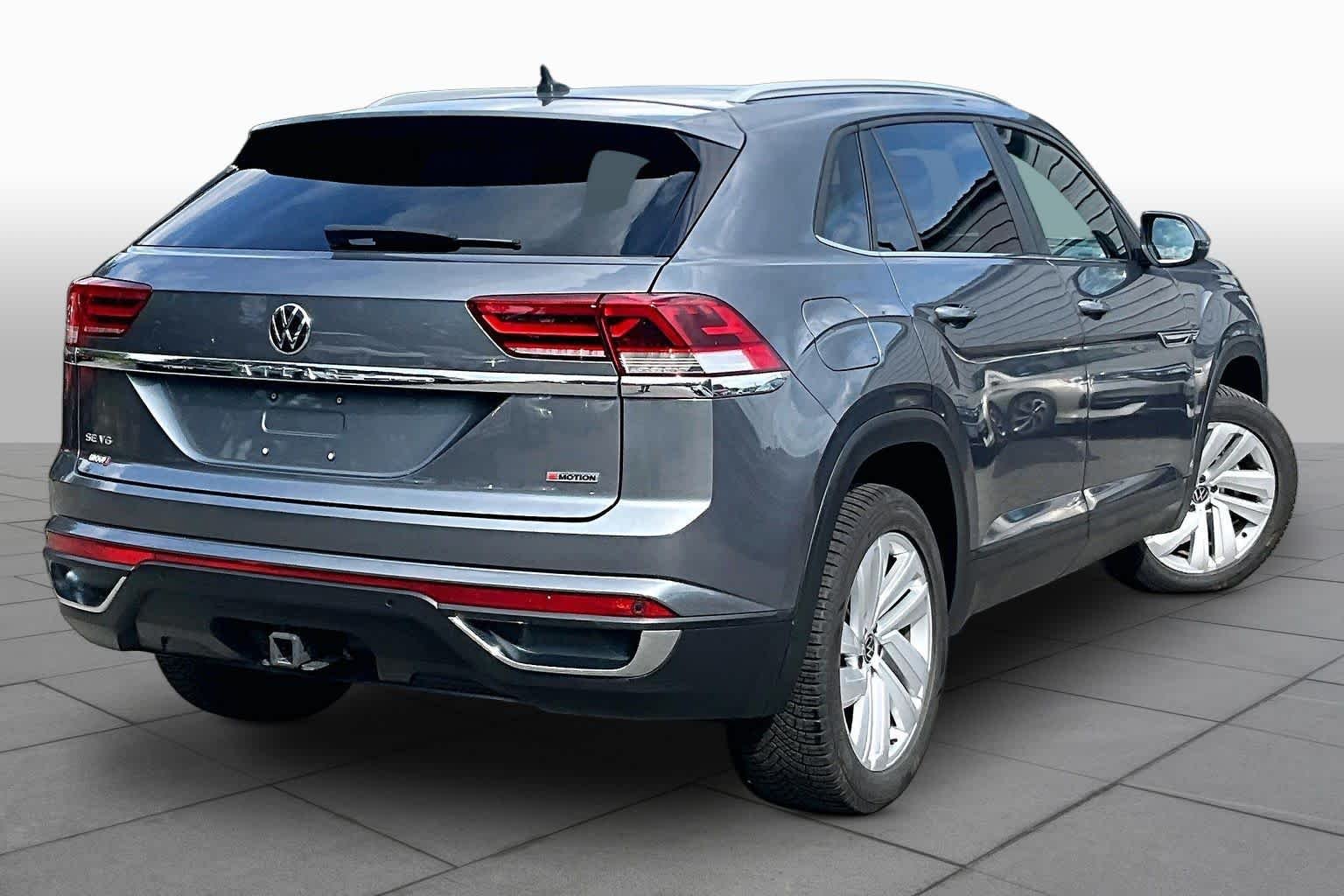 Used 2021 Platinum Gray Metallic Volkswagen 3.6L V6 SE w/Technology image 13