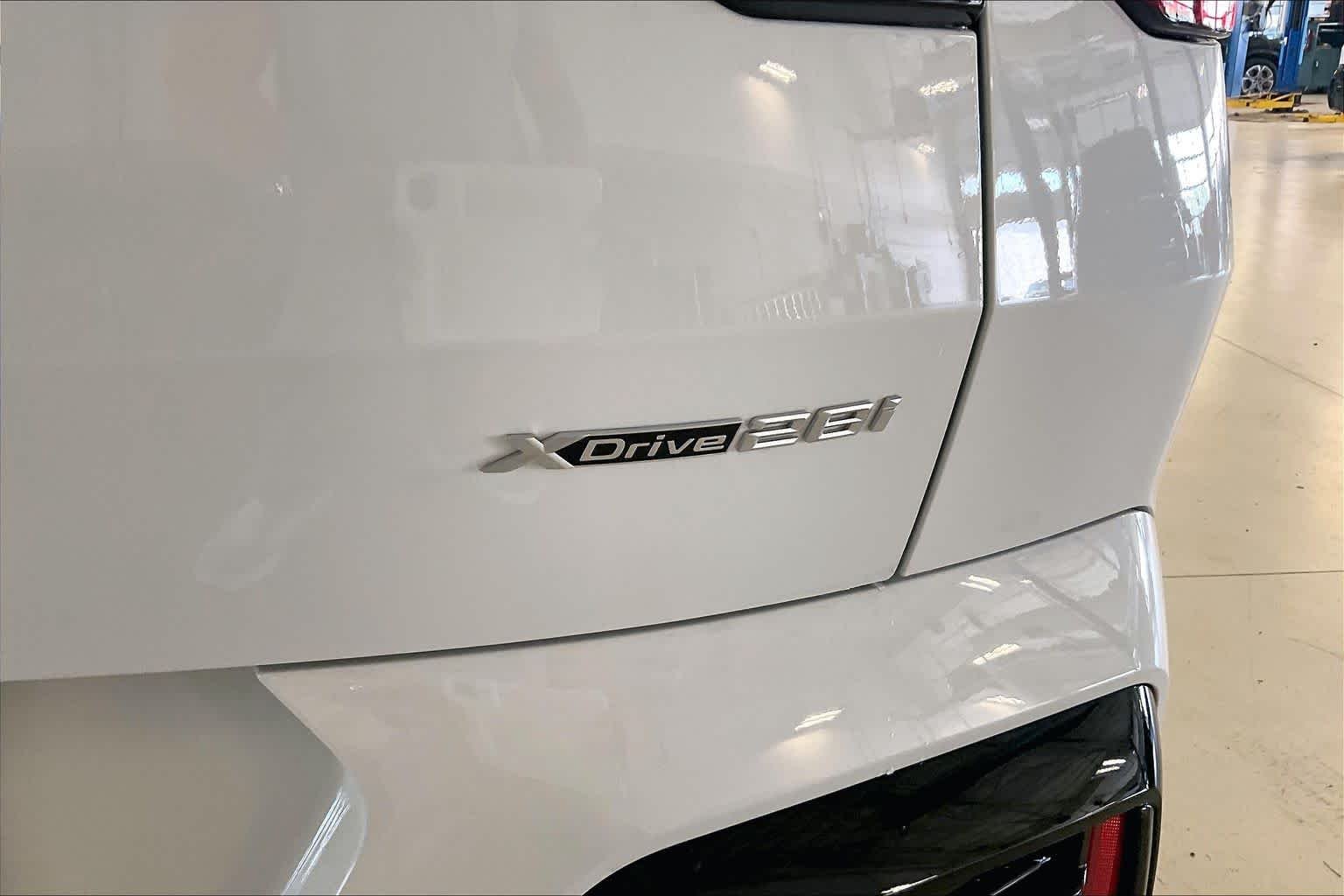 New 2026 Alpine White BMW xDrive28i image 15