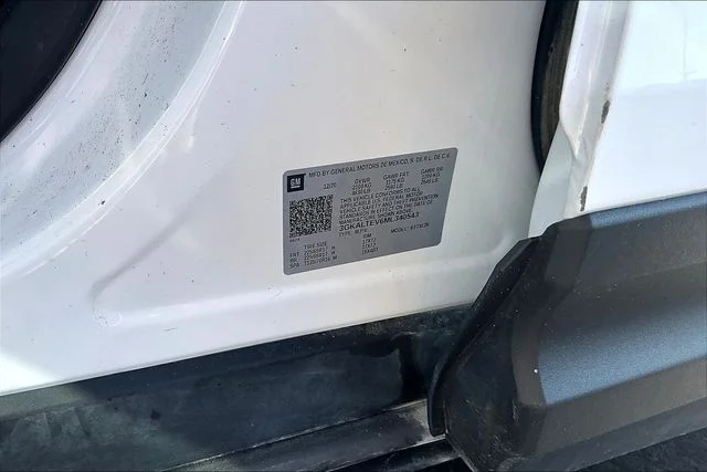 Used 2021 White GMC SLE image 18