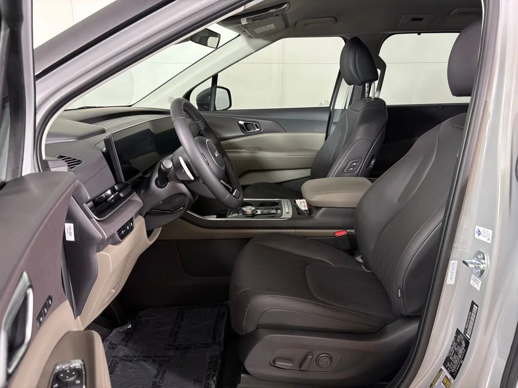 New 2026 Ceramic Silver Kia EX image 16