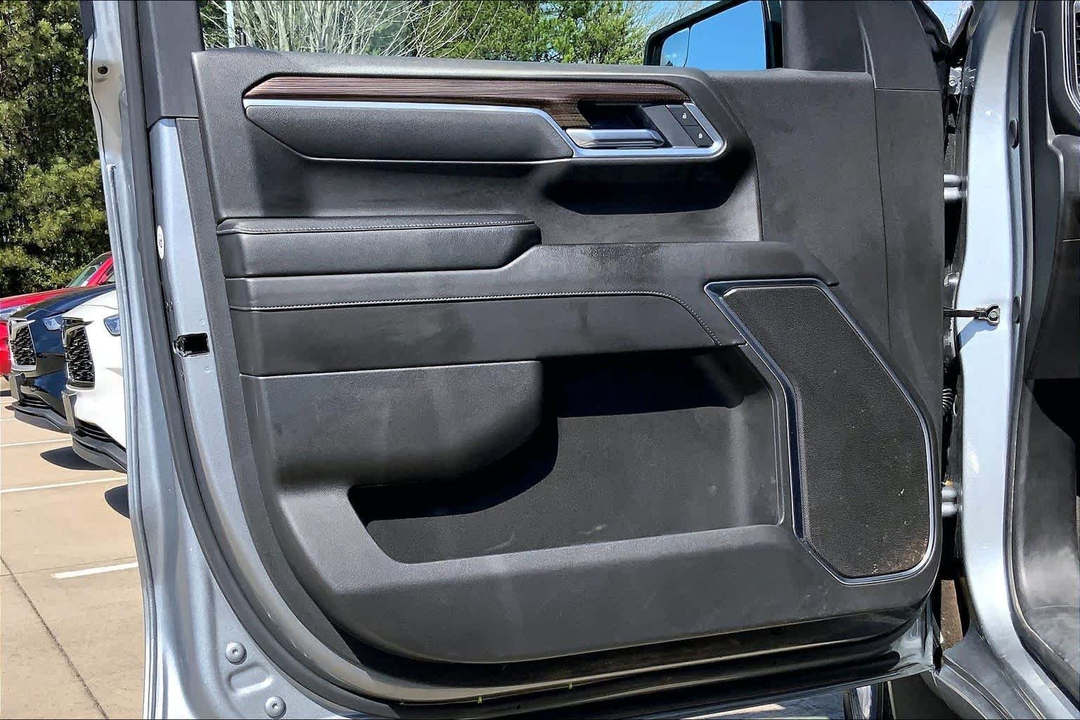 Used 2025 Sterling Gray Metallic Chevrolet LT image 37