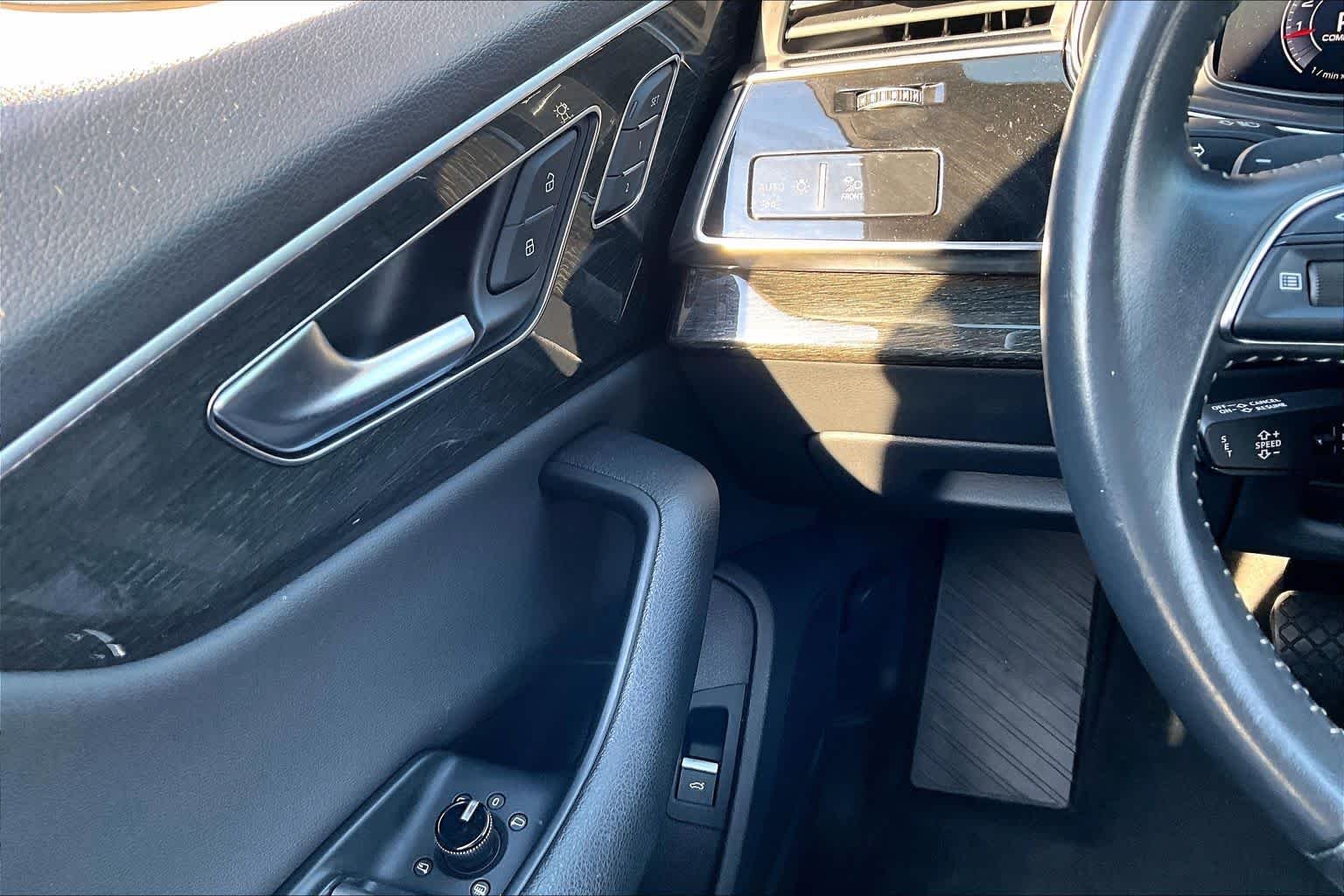 Used 2019 Daytona Gray Pearl Effect Audi Prestige image 31