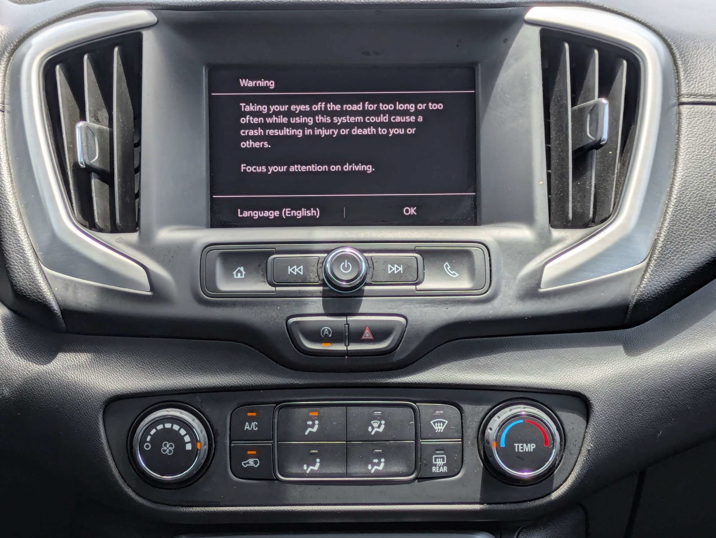 Used 2024 Summit White GMC SLE image 19
