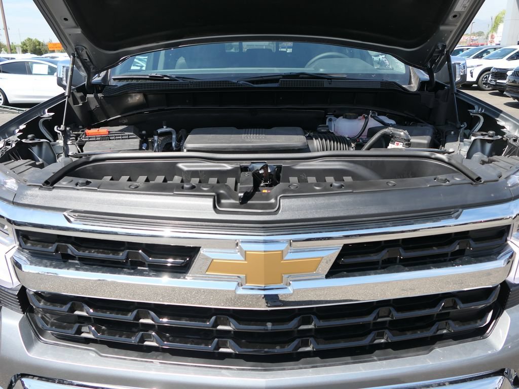 New 2026 Sterling Gray Metallic Chevrolet LT image 27