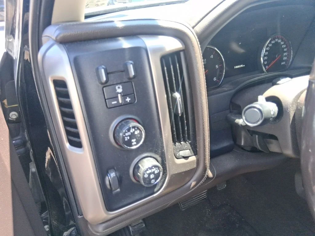 Used 2016 Black GMC Denali image 7