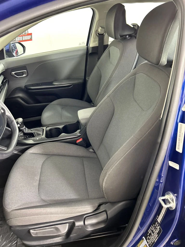 Used 2025 Blue Kia LXS image 12
