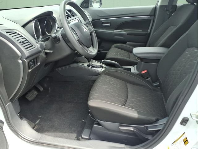 Used 2024  Mitsubishi 2.0 ES image 15