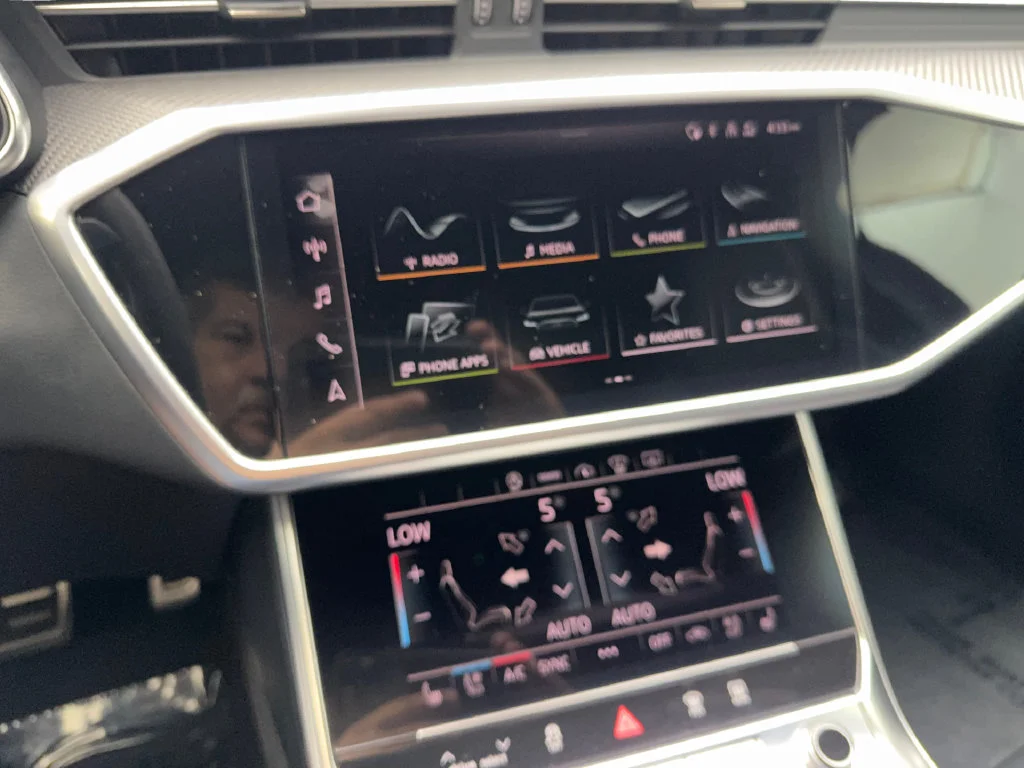 Used 2022  Audi 4.2 image 61