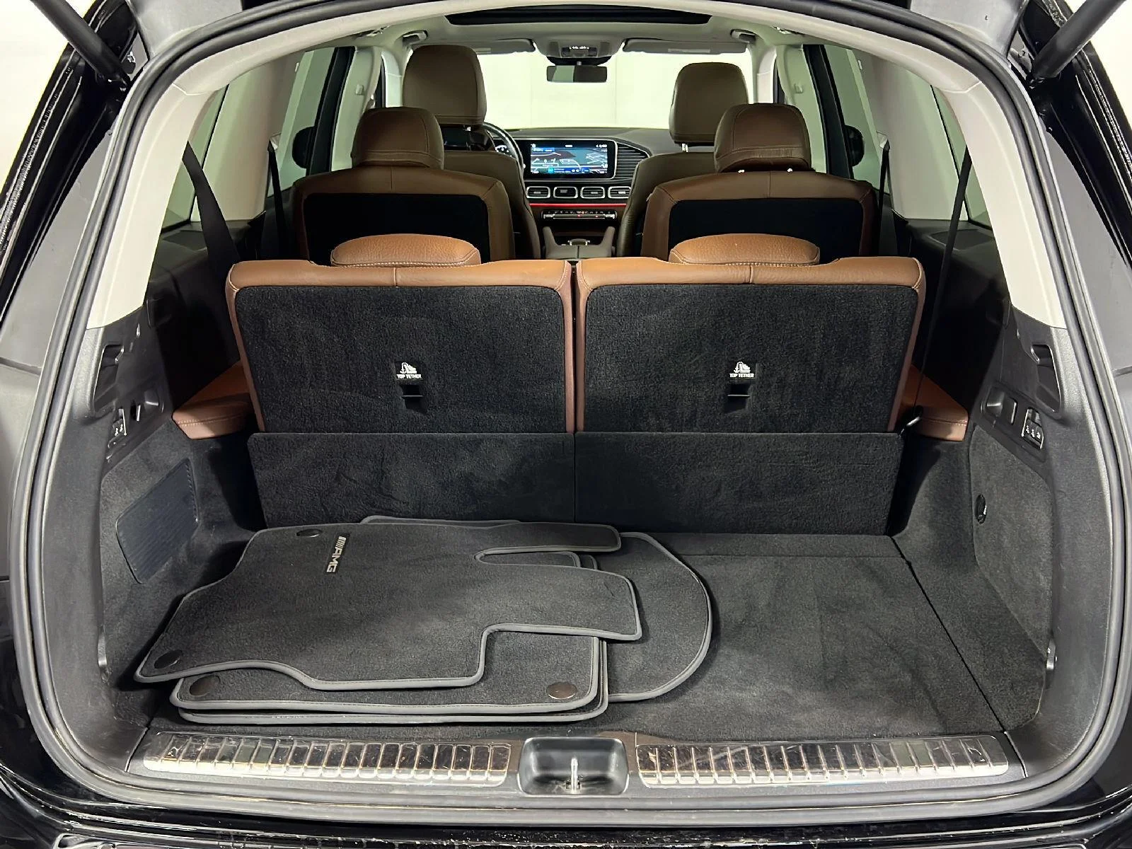 Used 2024 Obsidian Black Metallic Mercedes-Benz GLS 580 image 24