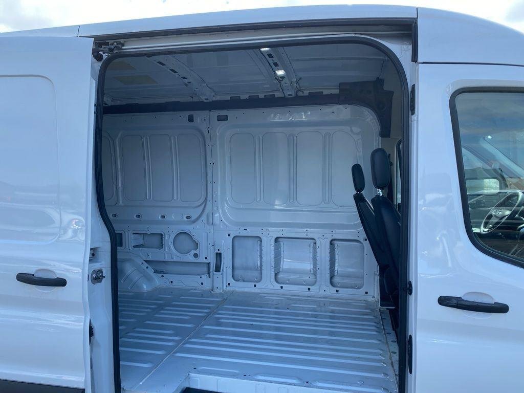Used 2024 Oxford White Ford Base image 23