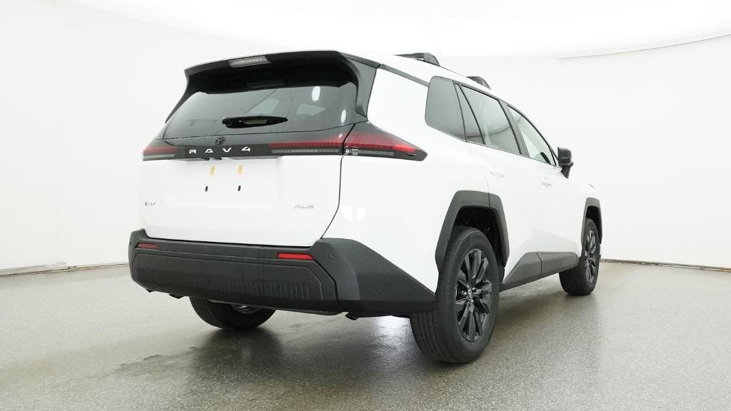 New 2026 Ice Cap Toyota XLE Premium image 12