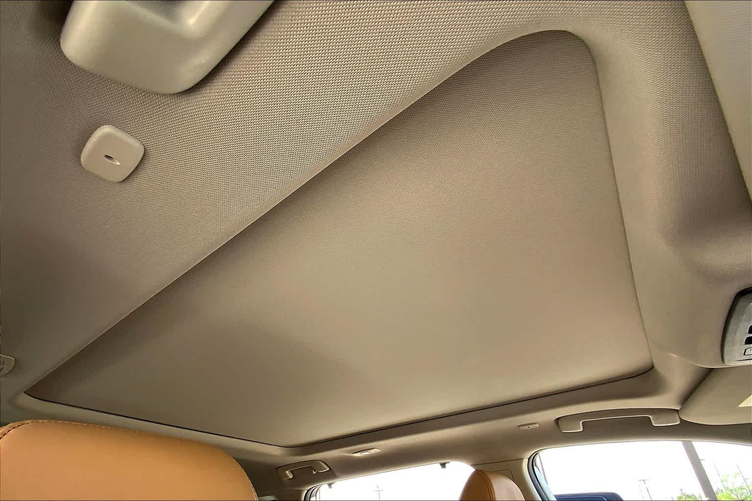 Used 2022 Pearl White Tricoat Nissan Platinum image 13