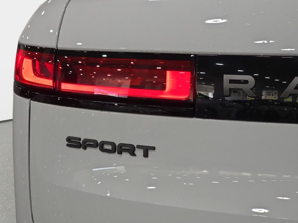 Used 2024 Fuji White Land Rover SE image 27