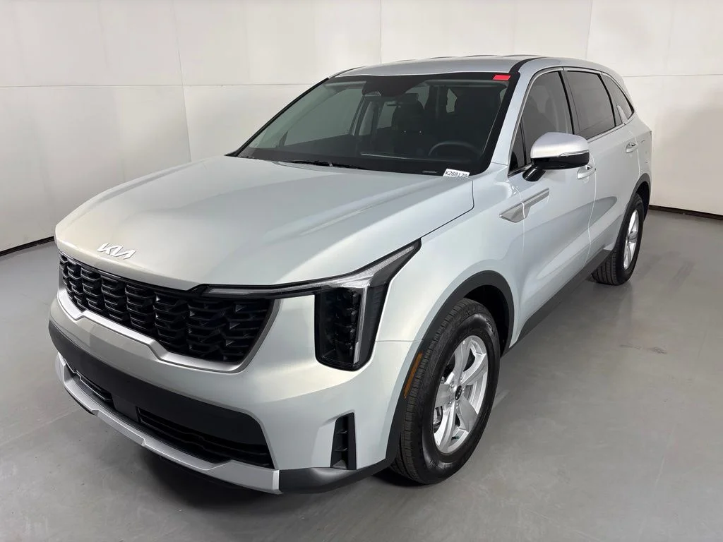 New 2026 Ivory Silver Kia LX image 4
