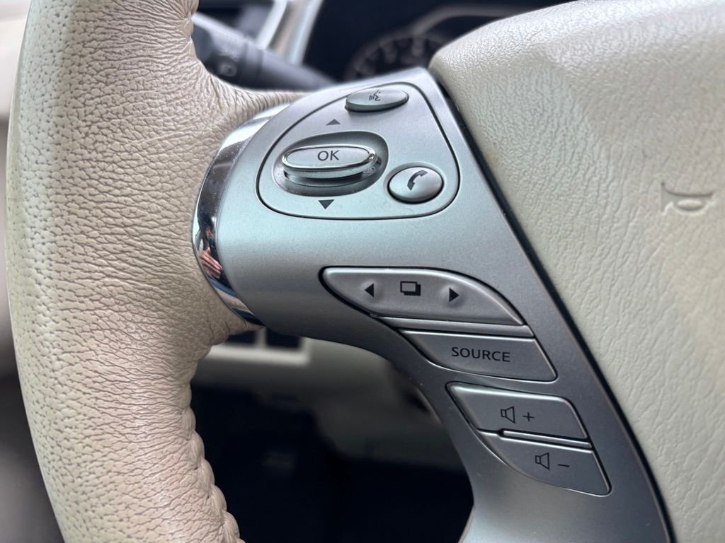 Used 2015 White Nissan Platinum image 16