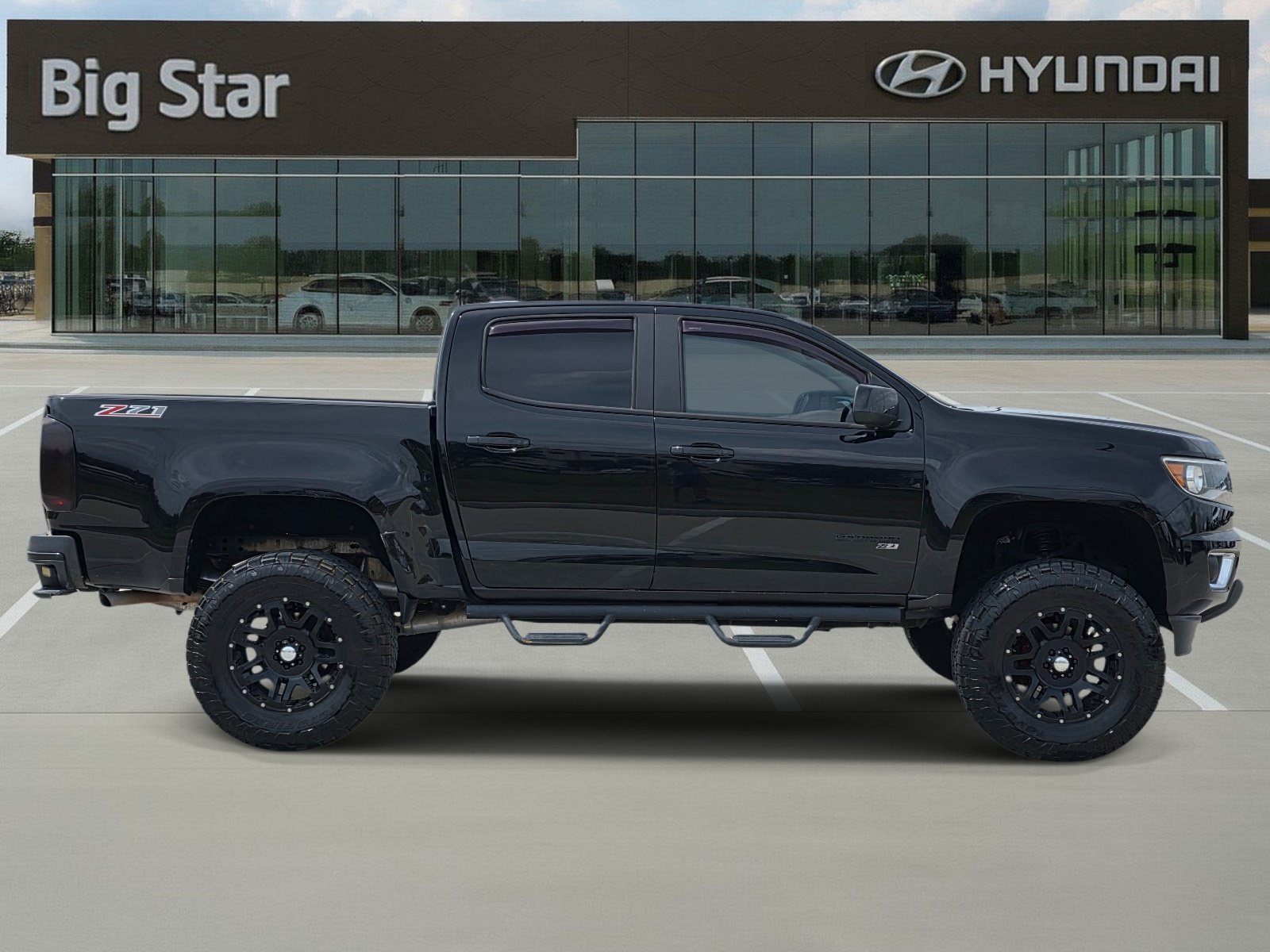 Used 2019 Black Chevrolet Z71 image 5