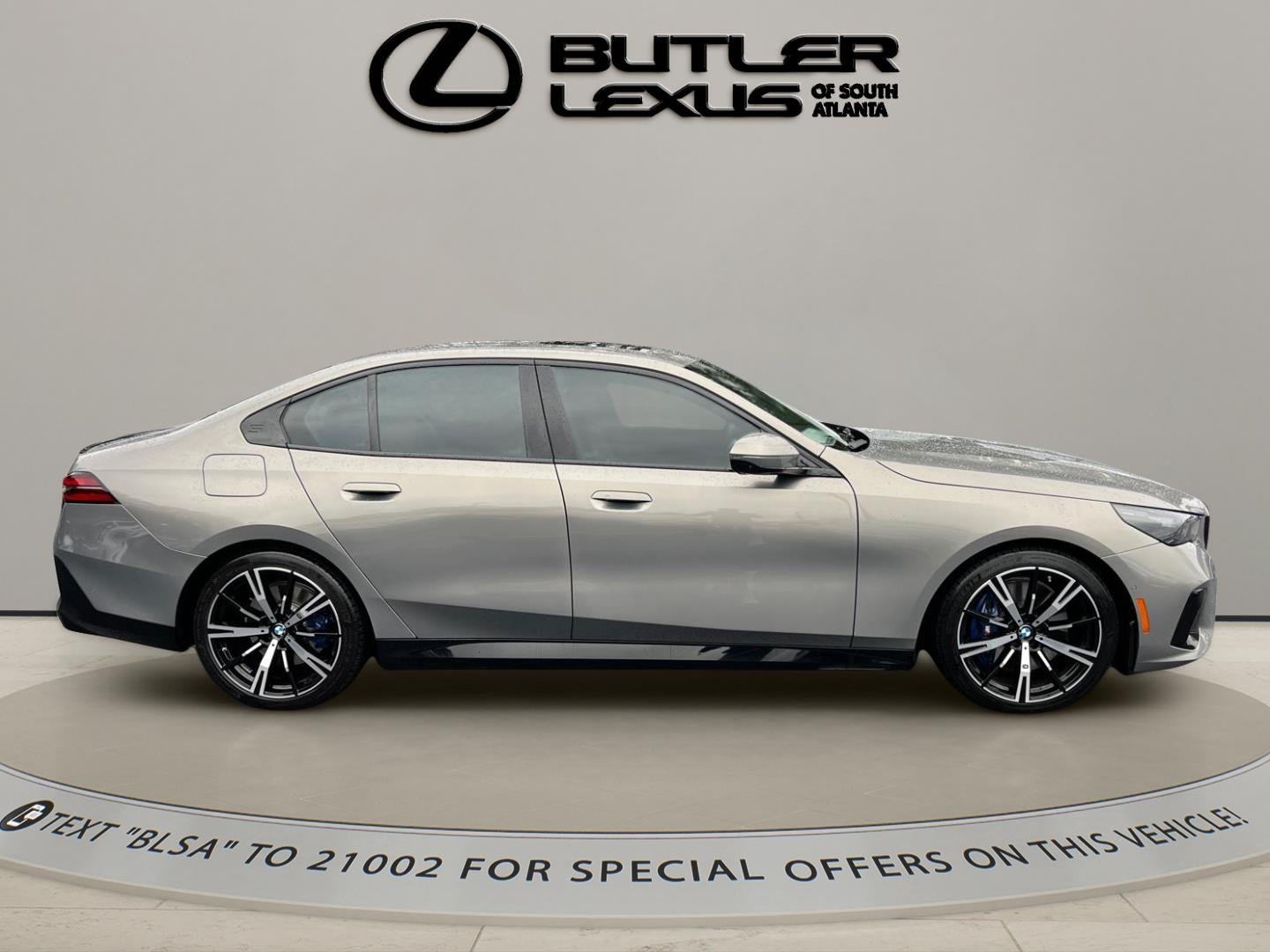 Used 2024 Oxide Grey Metallic BMW 540i xDrive image 4