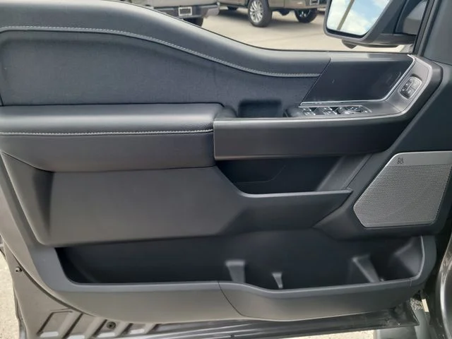 Used 2025 Gray Ford Lariat image 17