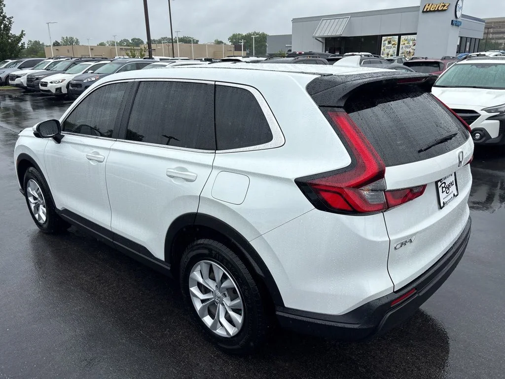 Used 2023 White Honda LX image 5