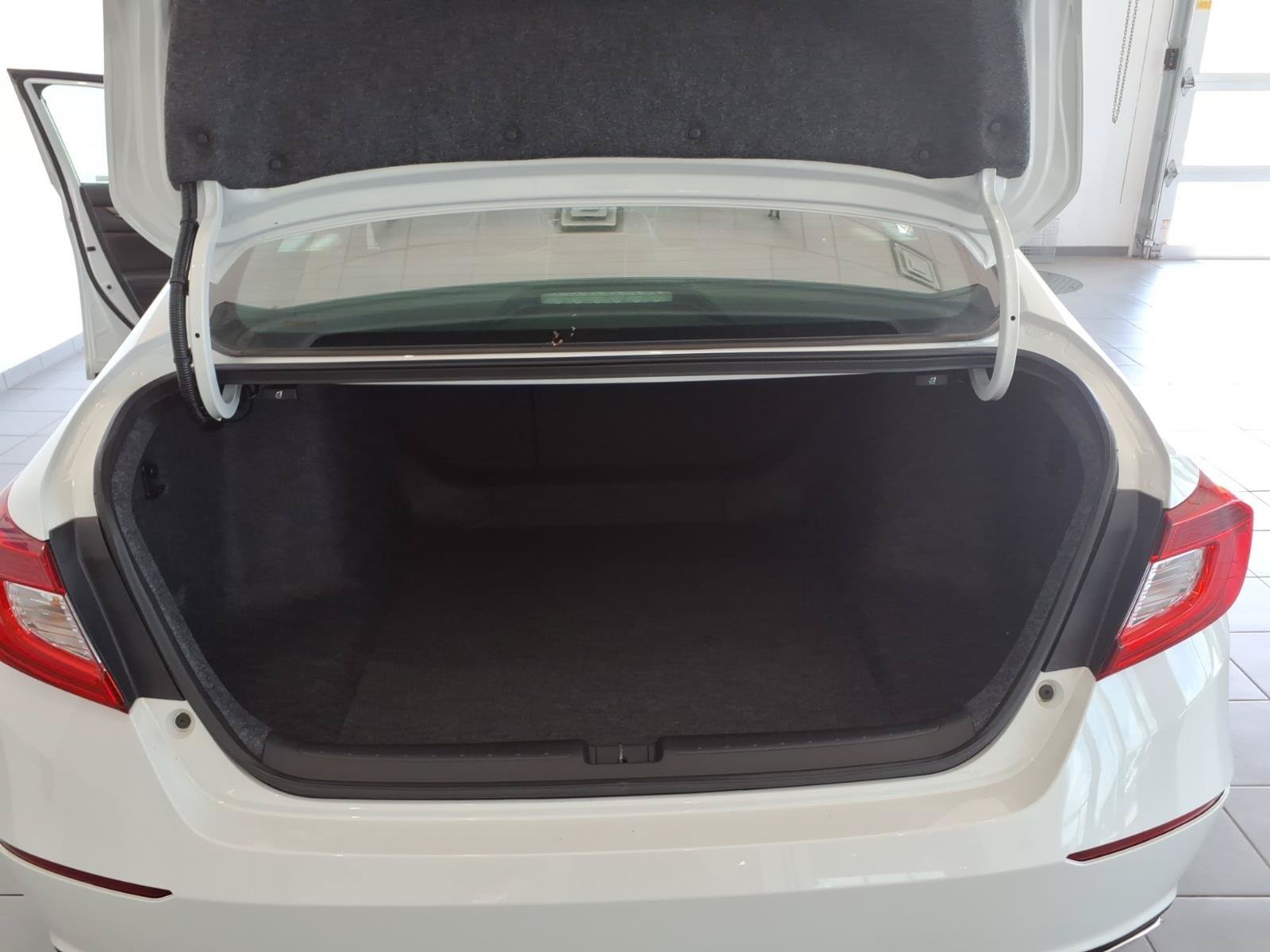 Used 2020 Platinum White Pearl Honda Sport image 21