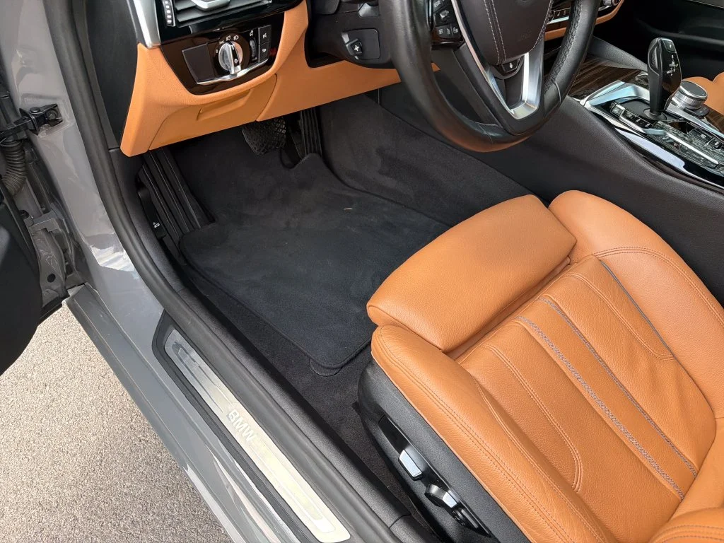 Used 2021 Gray BMW 530i image 18