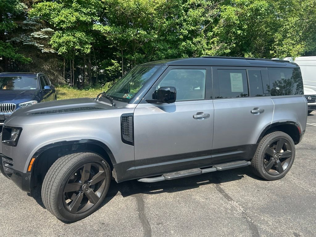 Certified Used 2024 Santorini Black Metallic Land Rover X-Dynamic SE image 1
