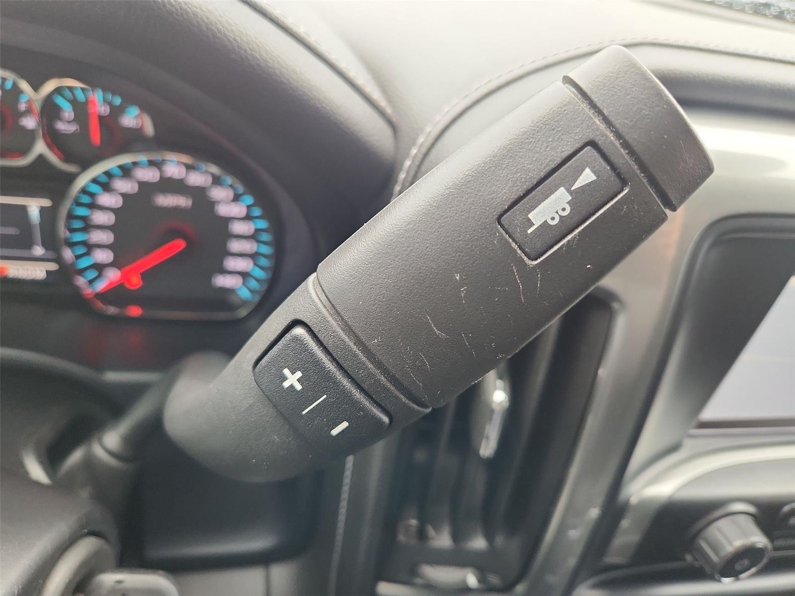 Used 2016 DEEP OCEAN BLUE METALLIC Chevrolet LTZ image 16
