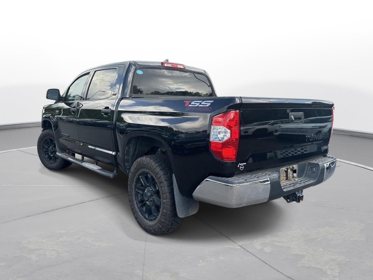 Used 2021 Midnight Black Metallic Toyota SR5 image 8