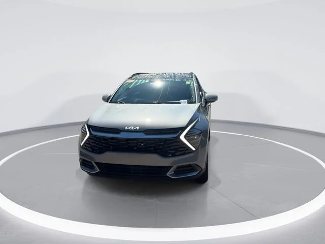 Used 2025 Silver Kia EX image 3
