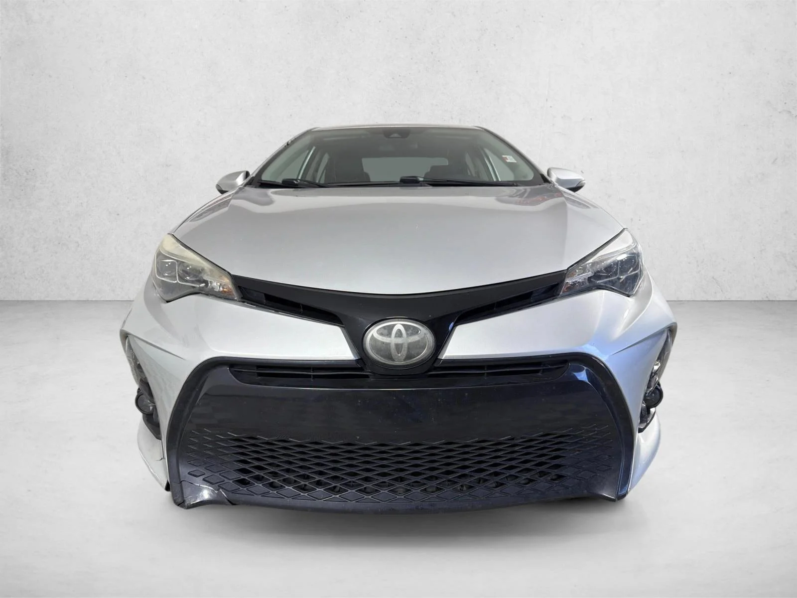 Used 2019 Classic Silver Metallic Toyota SE image 8