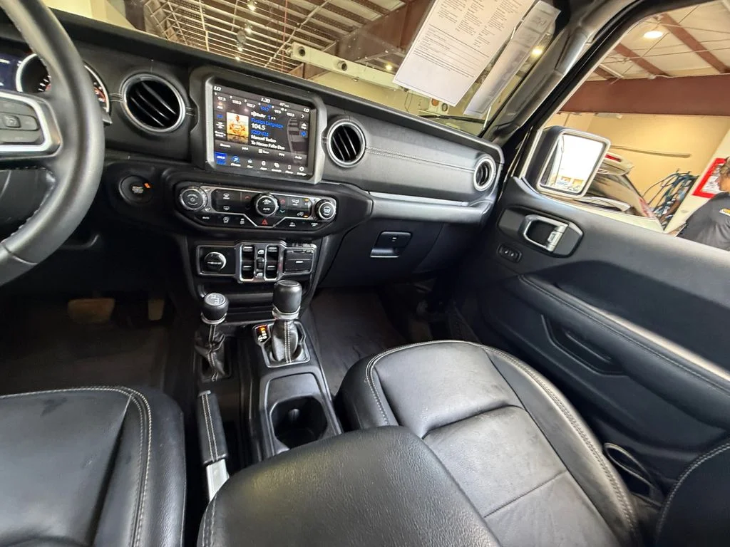 Used 2022 Black Jeep Overland image 15