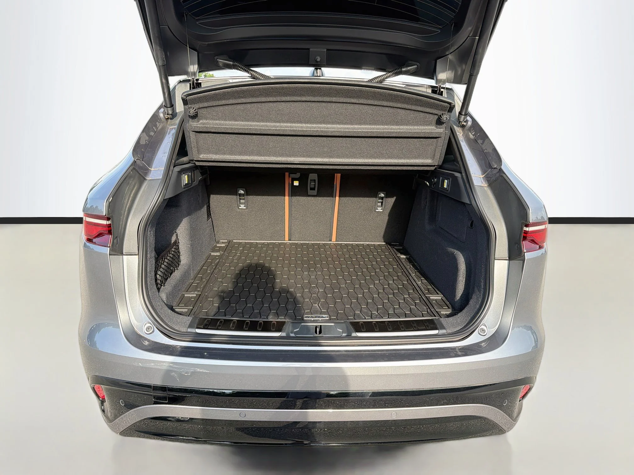 2026 Jaguar F-Pace R-Dynamic S - Photo 12