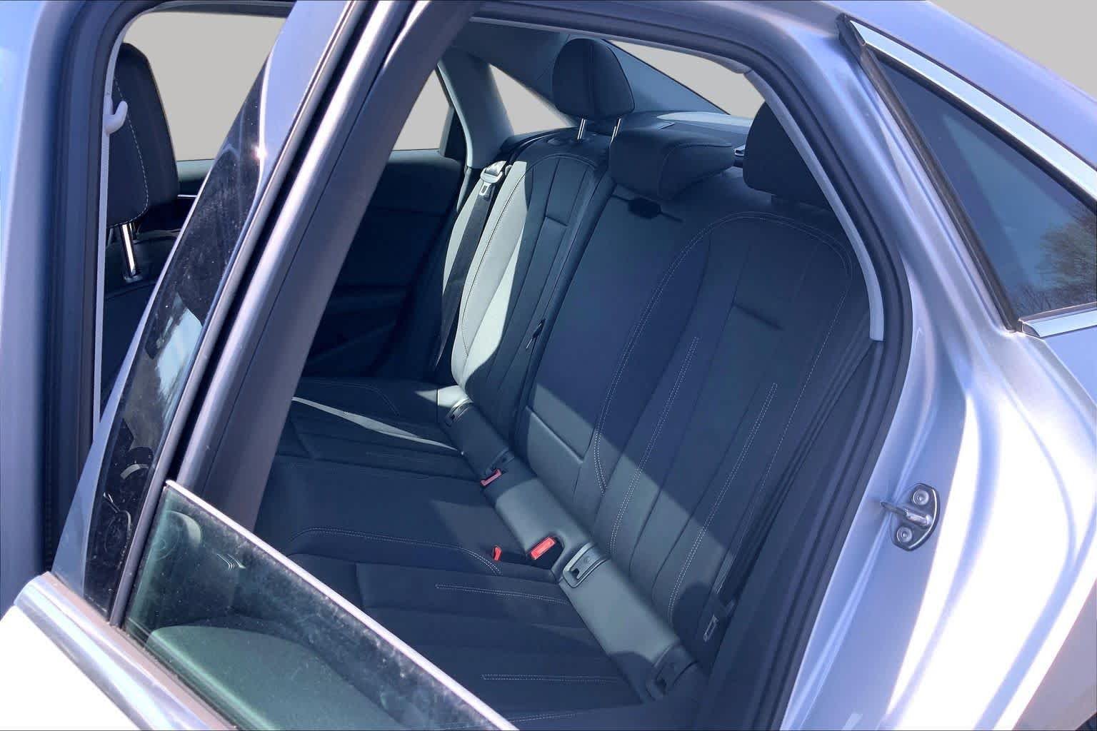 Used 2022 Florett Silver Metallic Audi Premium image 21