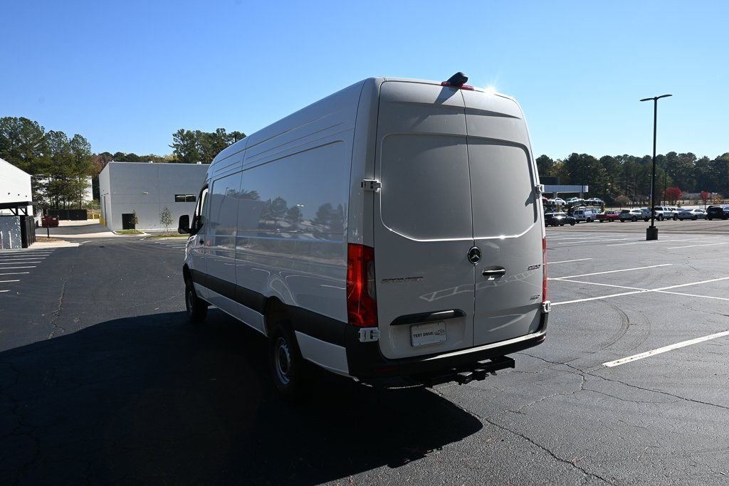 New 2026 Arctic White Mercedes-Benz Cargo 170 WB image 4