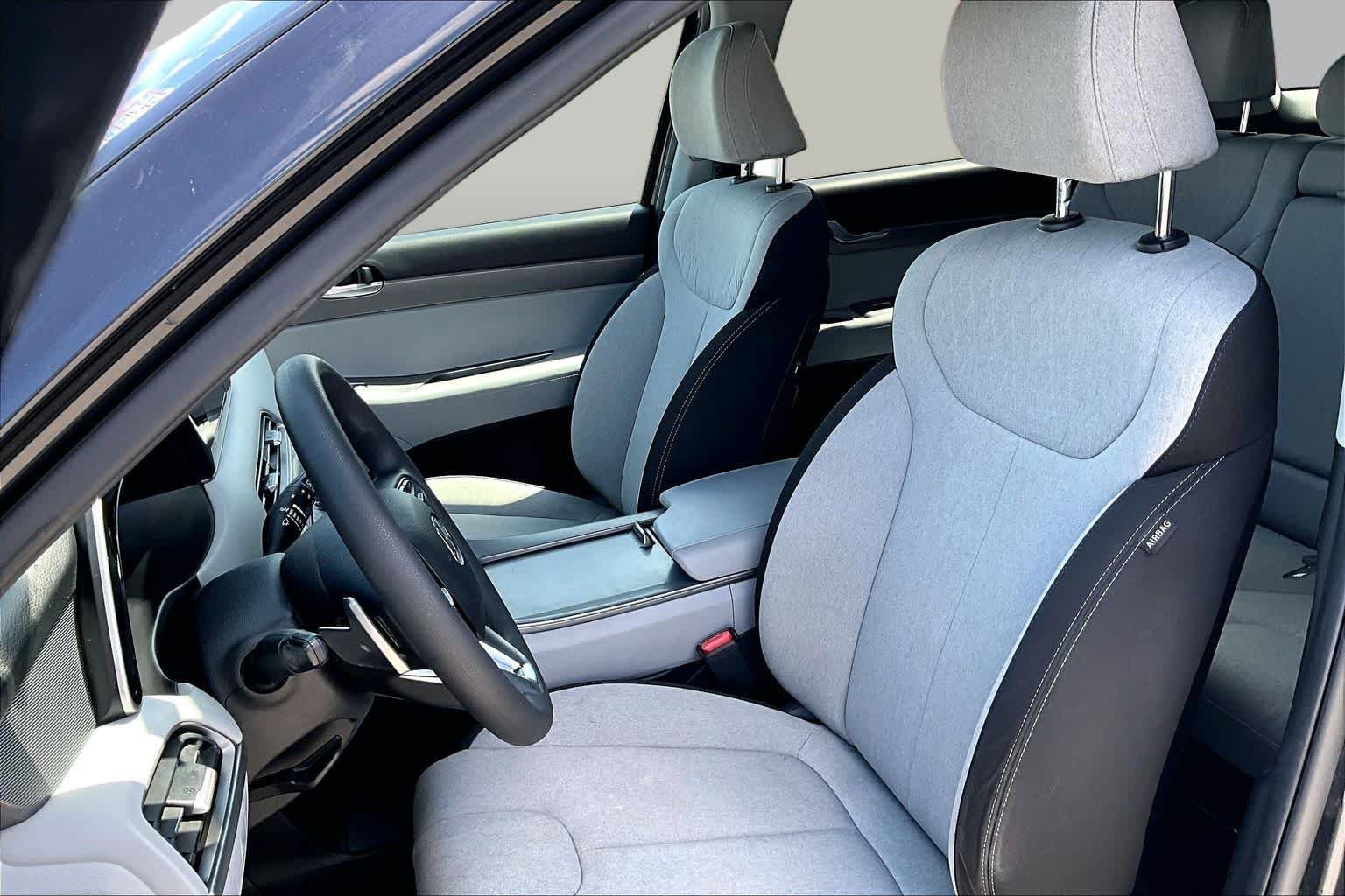 Used 2021 Moonlight Cloud Hyundai SE image 8