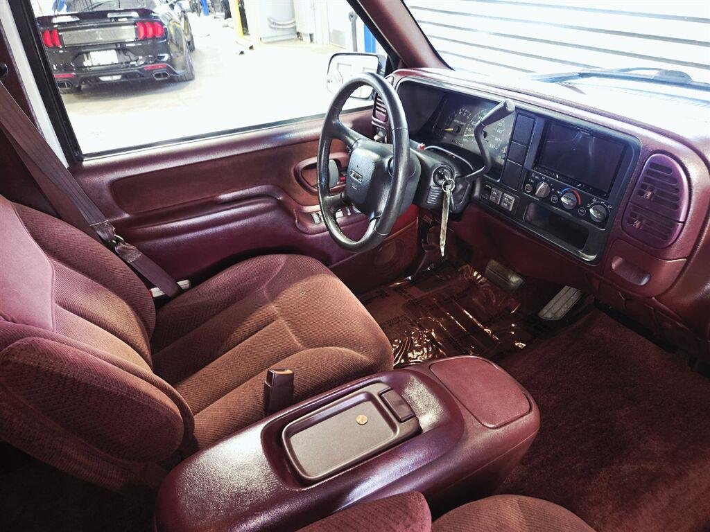 Used 1999 Summit White GMC BASE image 41