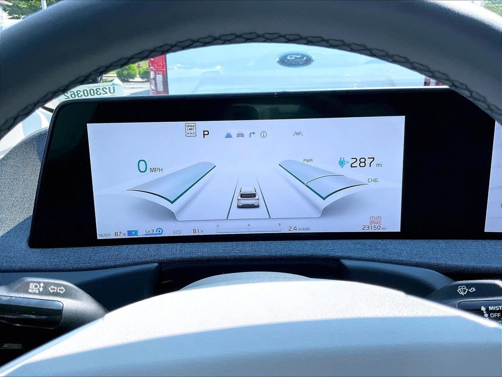 Used 2022 Black Kia Wind image 24