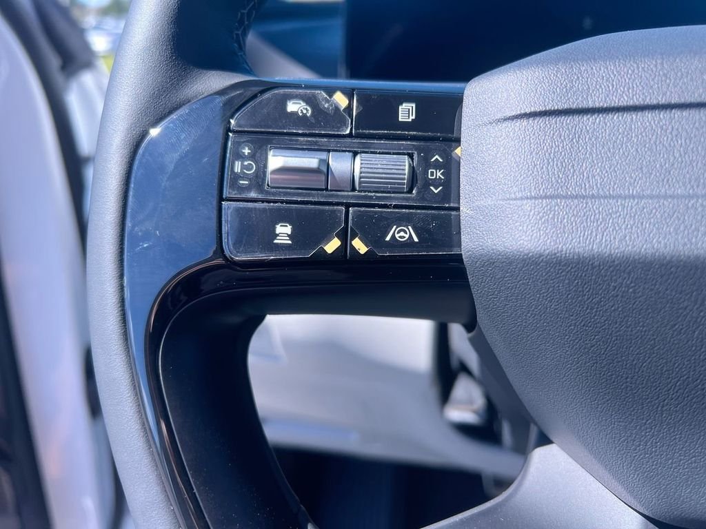 New 2026 Glacial White Pearl Kia SX image 16