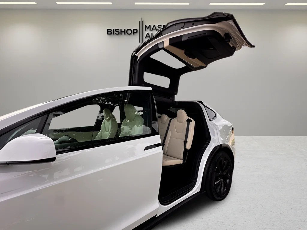 Used 2023 White Tesla Base image 34