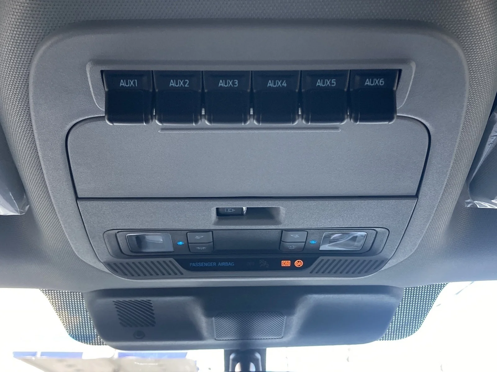 New 2026 Oxford White Ford F-450® XL image 18