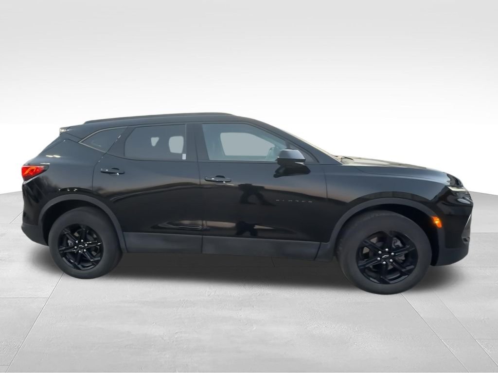 Used 2023 Black Chevrolet LT image 9