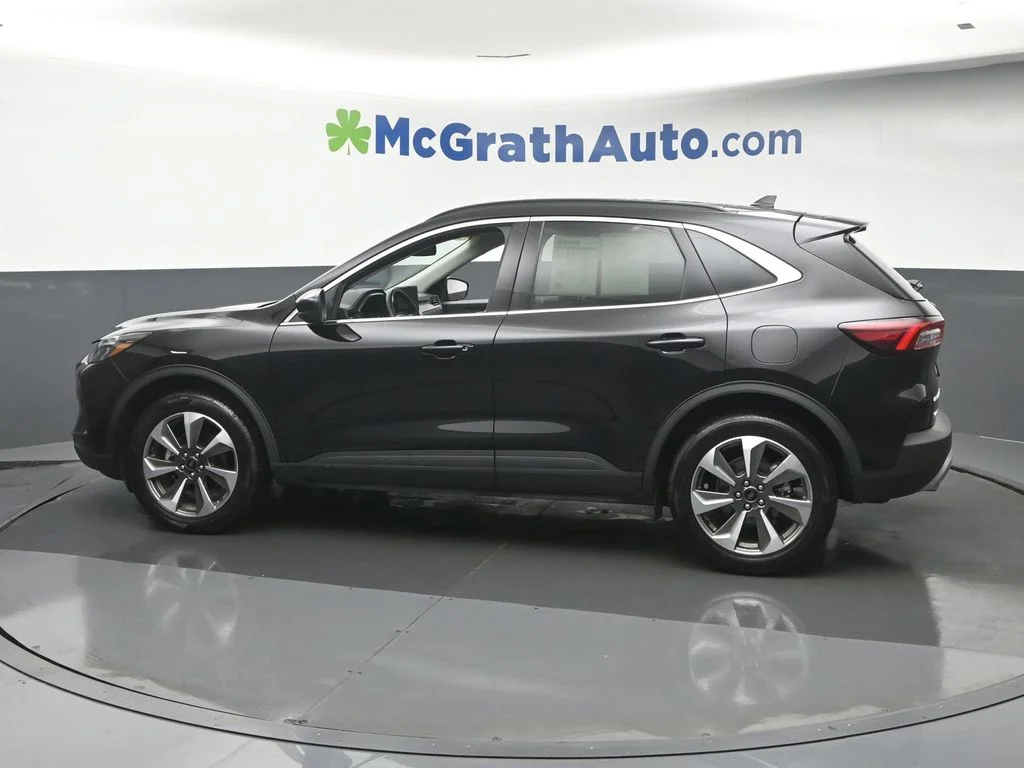 Used 2025 Black Ford Platinum image 26