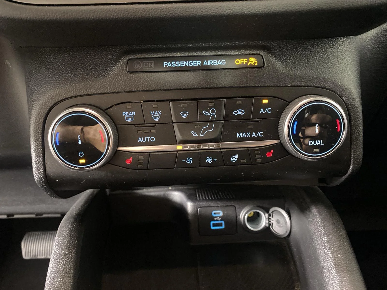 Used 2023 Iconic Silver Ford Active image 19