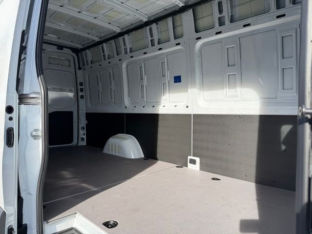 New 2026 Arctic White Mercedes-Benz Cargo 170 WB image 22